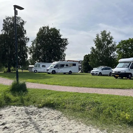 Camping *