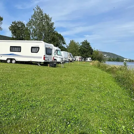 Camping *
